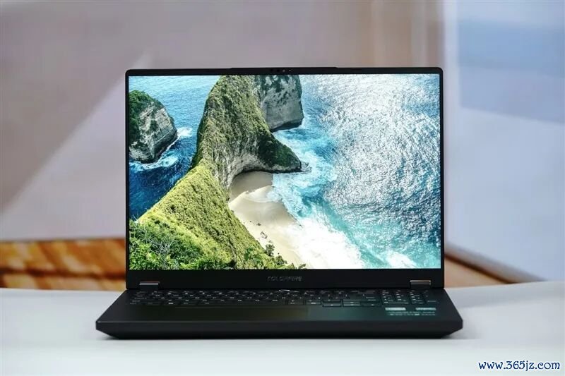 96GB显存启动230B大模子！七彩虹灵创K16札记本评测：160W性能开释 AMD锐龙AI Max+ 395加执万能转移AI使命站